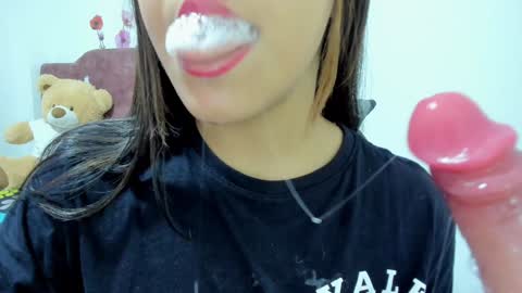 Snapshot of veky_saliva01 chatting on December 2024 02:31:02 PM camila online show from December 2024 02:31:02 PM