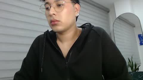 velascosexyboy online show from February 2025 02:25:01 AM