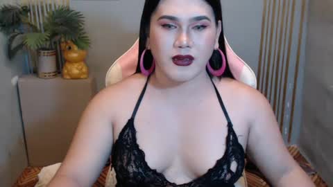 Snapshot of velinda_monroe chatting on July 2026 01:04:02 PM TS VELINDA online show from July 2026 01:04:02 PM