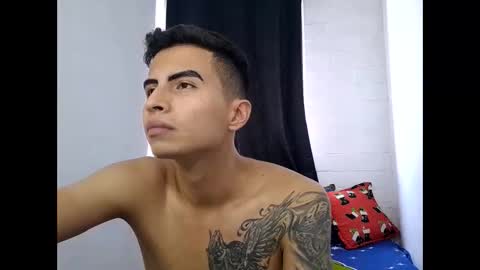 velk_hot1 online show from December 2024 05:44:02 PM