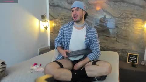 Snapshot of vellotouch chatting on February 2026 04:09:02 AM Vello online show from February 2026 04:09:02 AM