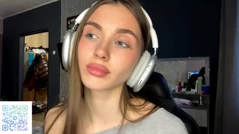 Nia online show from March 2026 03:28:02 PM