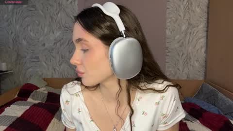 Nia online show from April 2026 03:43:01 PM