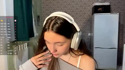 Nia online show from April 2026 05:19:02 PM