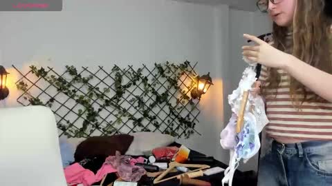 Sophi  online show from March 2026 04:08:02 AM