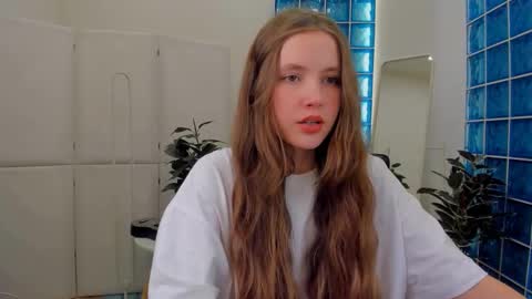 Snapshot of velvet_cherry chatting on March 2025 06:19:02 PM velvet_cherry online show from March 2025 06:19:02 PM