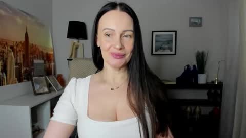 Jasmine online show from March 2026 06:43:02 AM