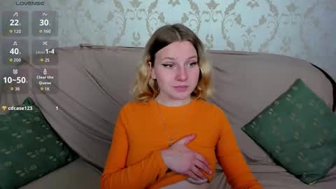 velvet_peach_ online show from September 2025 05:29:02 AM