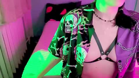 Violet online show from January 2025 06:23:01 PM