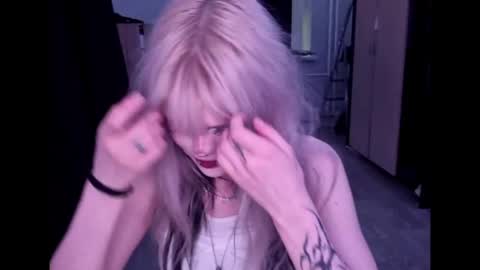 Snapshot of velvetalice chatting on April 2026 07:32:01 PM Alice online show from April 2026 07:32:01 PM