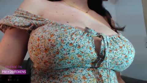 Snapshot of velvetcrystal chatting on September 2025 03:07:02 AM Crystal PVT OPEN online show from September 2025 03:07:02 AM