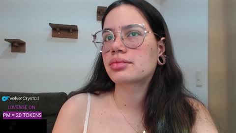 Snapshot of velvetcrystal chatting on September 2025 04:25:01 AM Crystal PVT OPEN online show from September 2025 04:25:01 AM