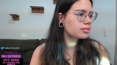 Snapshot of velvetcrystal chatting on September 2025 06:50:02 AM Crystal PVT OPEN online show from September 2025 06:50:02 AM