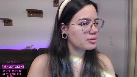 Snapshot of velvetcrystal chatting on October 2025 05:57:02 AM Crystal PVT OPEN online show from October 2025 05:57:02 AM