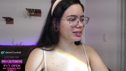 Snapshot of velvetcrystal chatting on October 2025 07:39:01 AM Crystal PVT OPEN online show from October 2025 07:39:01 AM