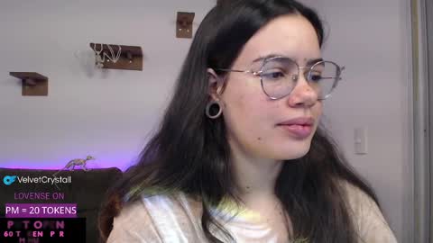 Snapshot of velvetcrystal chatting on October 2025 03:59:01 AM Crystal PVT OPEN online show from October 2025 03:59:01 AM