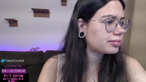 Snapshot of velvetcrystal chatting on October 2025 06:06:02 AM Crystal PVT OPEN online show from October 2025 06:06:02 AM