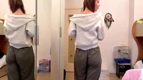 Snapshot of velvetmary chatting on December 2025 04:28:02 AM Rachel online show from December 2025 04:28:02 AM