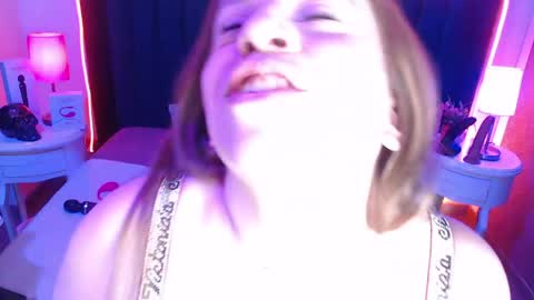 Snapshot of velvett_blonde chatting on June 2026 02:00:02 PM vale online show from June 2026 02:00:02 PM