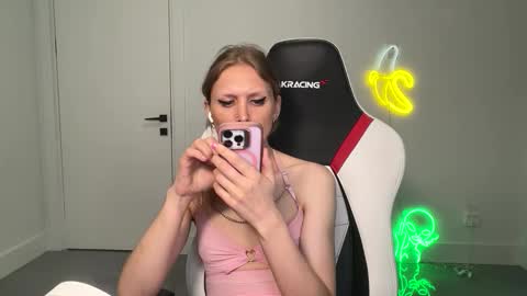 VelvetTGirl online show from February 2026 07:15:02 AM