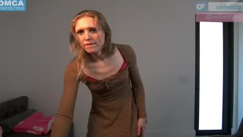 VelvetTGirl online show from May 2026 04:14:01 PM