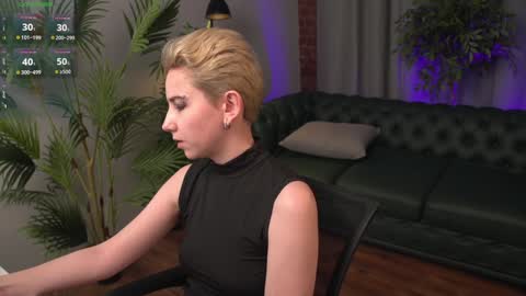 CLEOshort hair  TIna long hair  online show from January 2025 05:56:01 PM
