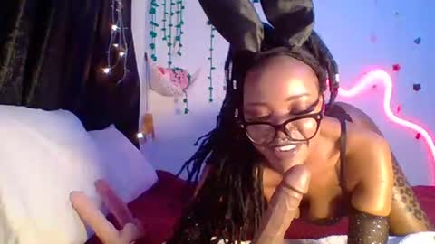 COCO XOXO online show from November 2025 06:01:01 AM