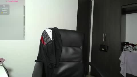 Snapshot of venelope1 chatting on April 2026 03:22:01 AM Venelope 3 online show from April 2026 03:22:01 AM