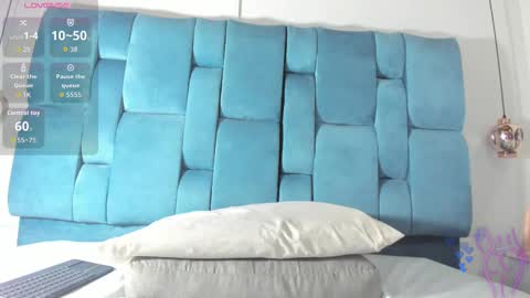 venezolana_caro online show from November 2025 12:16:01 PM