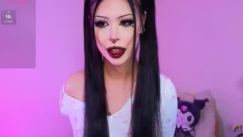 Vivian online show from September 2025 03:33:02 AM