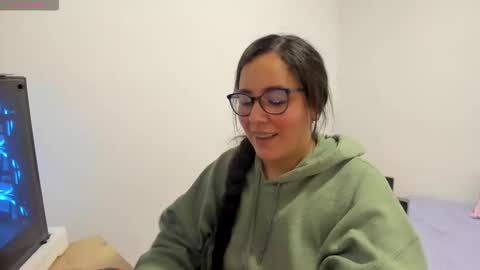 Venus online show from October 2025 01:05:02 AM