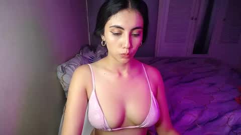 Snapshot of venus_starmodel chatting on February 2025 12:40:01 AM Venus online show from February 2025 12:40:01 AM