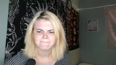 Miss Venus online show from September 2025 11:15:01 PM