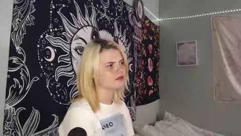 Miss Venus online show from September 2025 09:41:02 PM