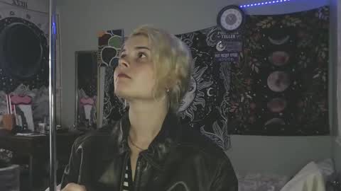 Miss Venus online show from October 2025 01:12:02 PM