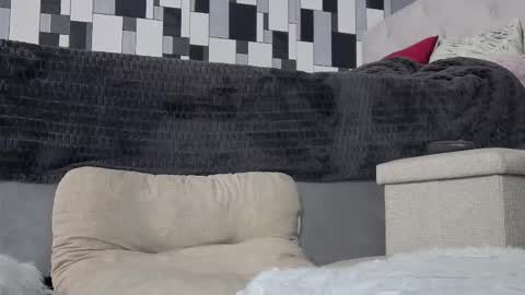 venusinylons online show from March 2026 01:51:03 PM