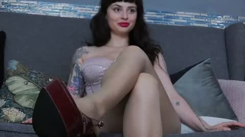 venusinylons online show from June 2026 06:20:01 PM