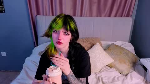 Snapshot of veolatownson chatting on October 2025 08:10:01 PM Erica online show from October 2025 08:10:01 PM