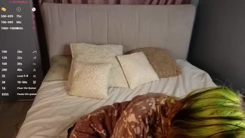 Snapshot of veolatownson chatting on November 2025 08:10:01 PM Erica online show from November 2025 08:10:01 PM