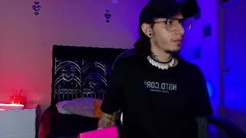 Snapshot of vergil_noir chatting on June 2026 04:37:01 AM vergil_noir online show from June 2026 04:37:01 AM