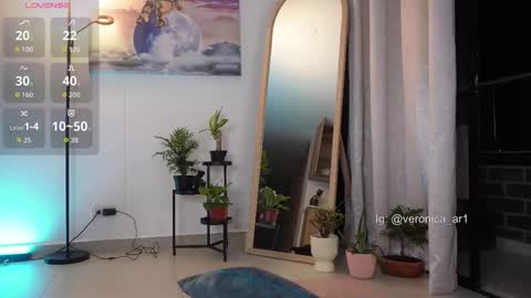 vero_cam online show from September 2025 03:32:01 AM