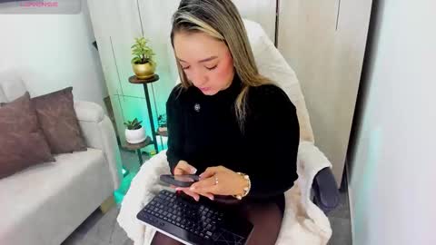 Catalina online show from November 2025 01:32:02 PM