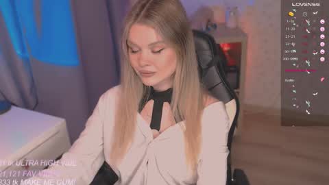 Snapshot of veronaaura chatting on September 2025 05:15:02 PM Tiffany online show from September 2025 05:15:02 PM