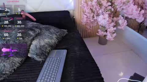 Snapshot of veronica_hill_ chatting on April 2026 03:11:01 AM veronica_hill_ online show from April 2026 03:11:01 AM