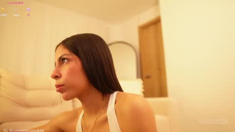 Snapshot of veronica_mendez1 chatting on March 2025 11:33:02 AM Veronica online show from March 2025 11:33:02 AM