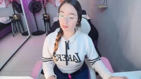 Snapshot of veronica_miiller chatting on February 2026 07:19:02 PM veronica online show from February 2026 07:19:02 PM