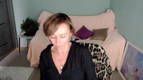 Helen online show from March 2025 12:11:02 PM