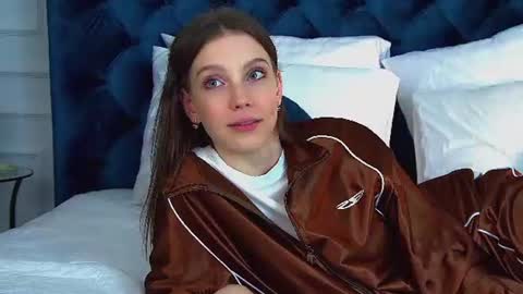 Veronica online show from June 2026 09:38:02 PM