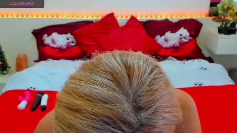 Snapshot of verrasweet4u chatting on December 2024 09:27:02 AM VerraSweet4u online show from December 2024 09:27:02 AM