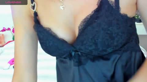 Snapshot of verrasweet4u chatting on April 2026 02:48:02 AM VerraSweet4u online show from April 2026 02:48:02 AM